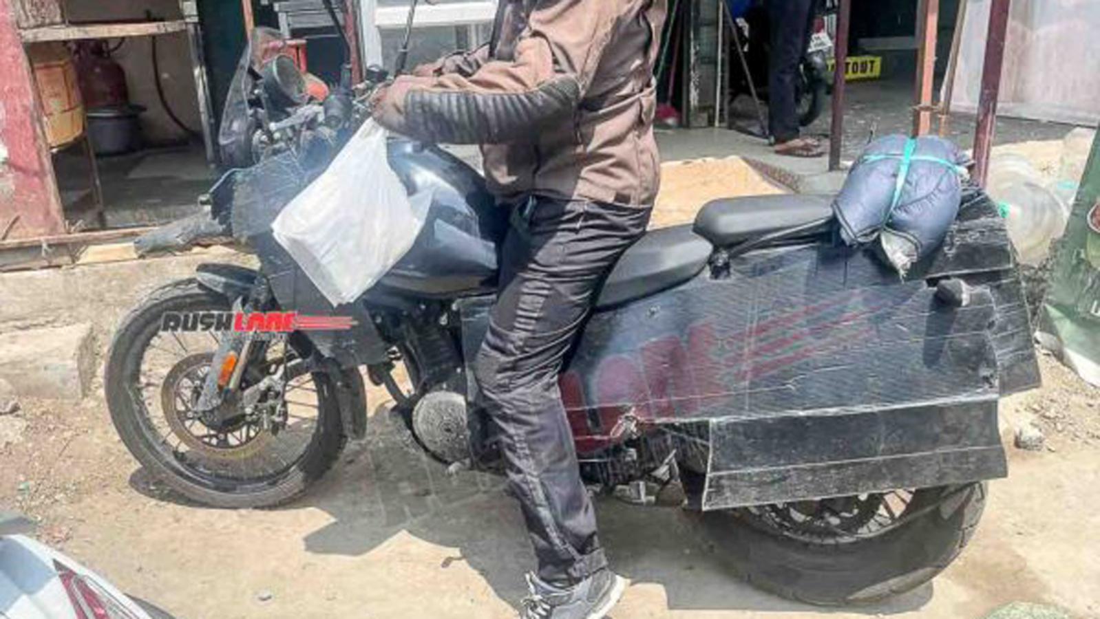 Royal Enfield Himalayan 450: Θα κυκλοφορήσει με 17άρη τροχό; (spy photo)